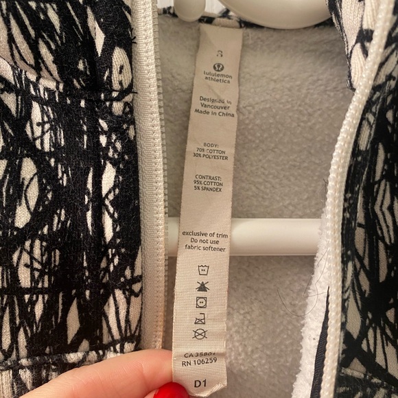 Lulu Scuba Scribble hoodie size 8 - Picture 5 of 6